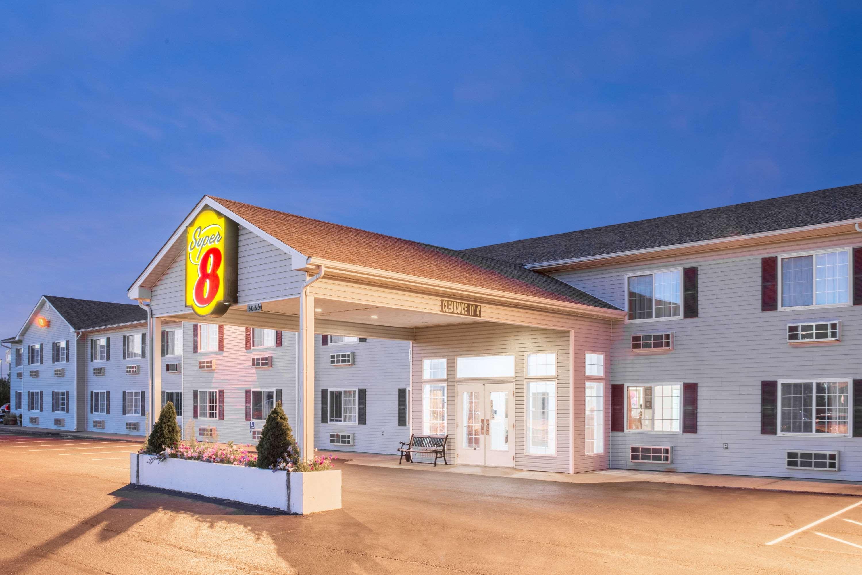 Super 8 By Wyndham Neosho Motel Exterior photo